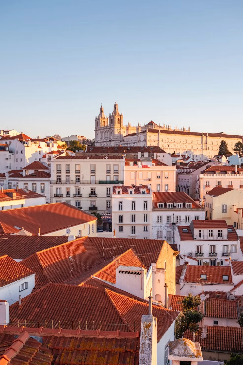 A panorama of Lisbon at sunset — Portugal's new citizenship law